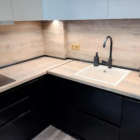 луксозен двустаен * 圣君士坦丁和海伦那